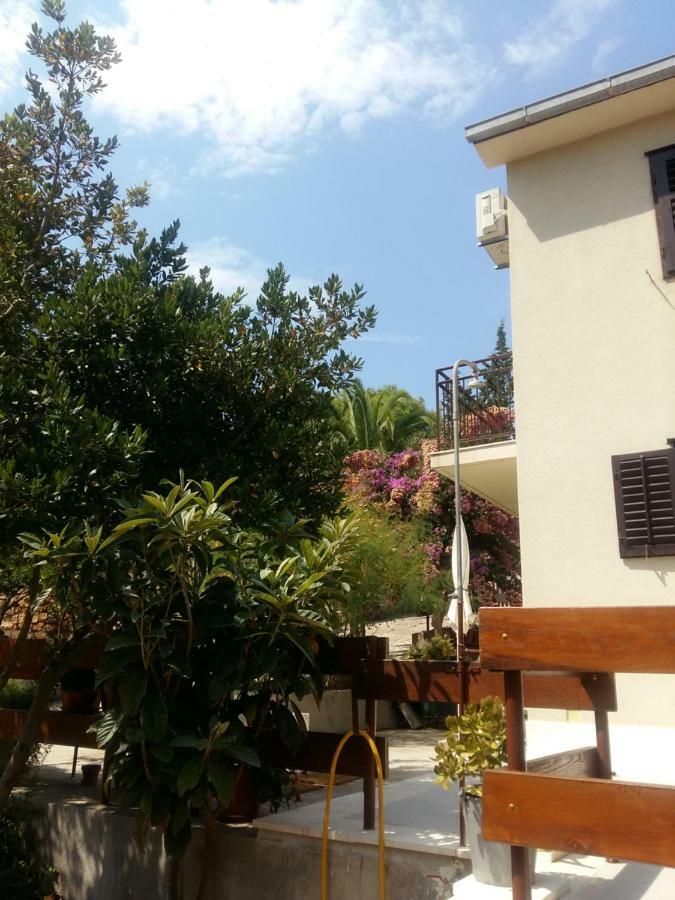 Apartamento Manda Ljubetic Sutivan Exterior foto